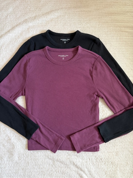Abercrombie & Fitch Tops - Abercrombie & Fitch Women's Long Sleeve Ribbed Crew - Plum & Black Bundle